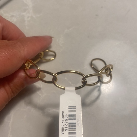 Francesca’s goldtone open cuff link bracelet. NWT. - Picture 4 of 5